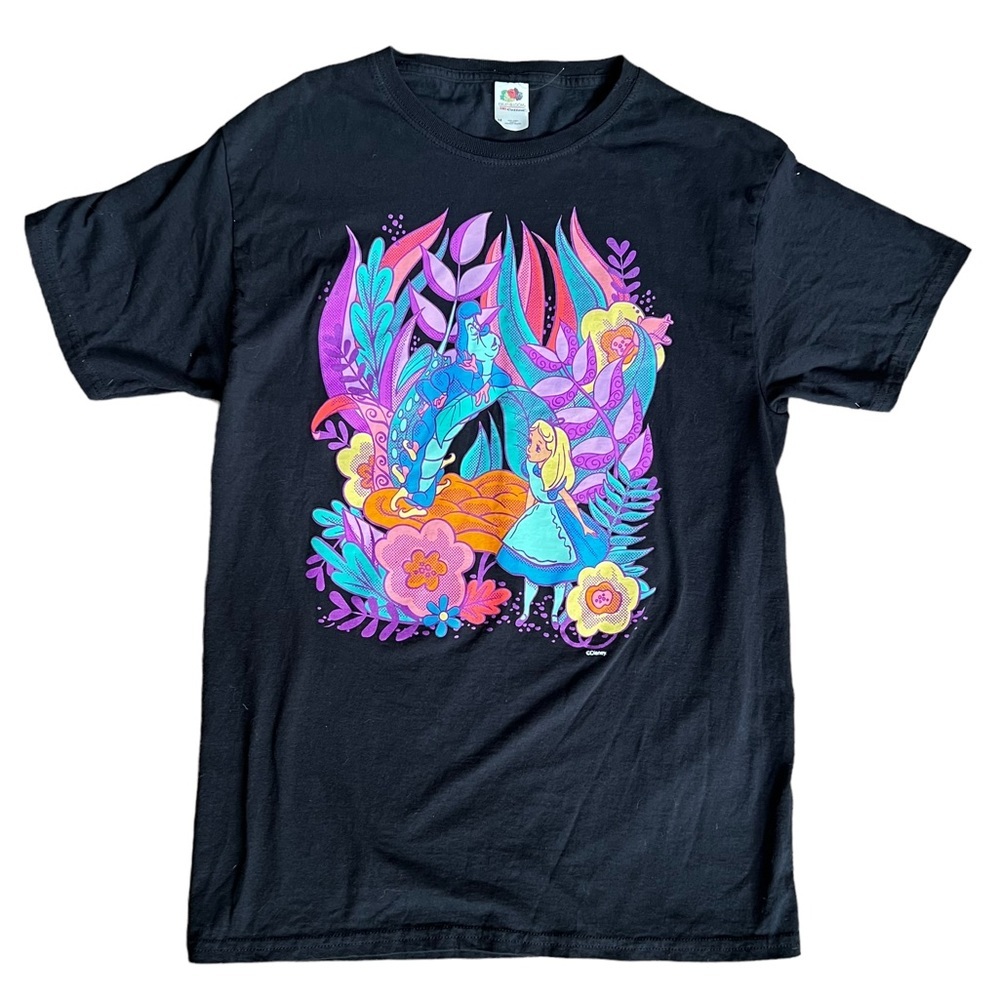 Vintage “Alice in Wonderland” black t-shirt  Fruit of Loom 100% cotton.